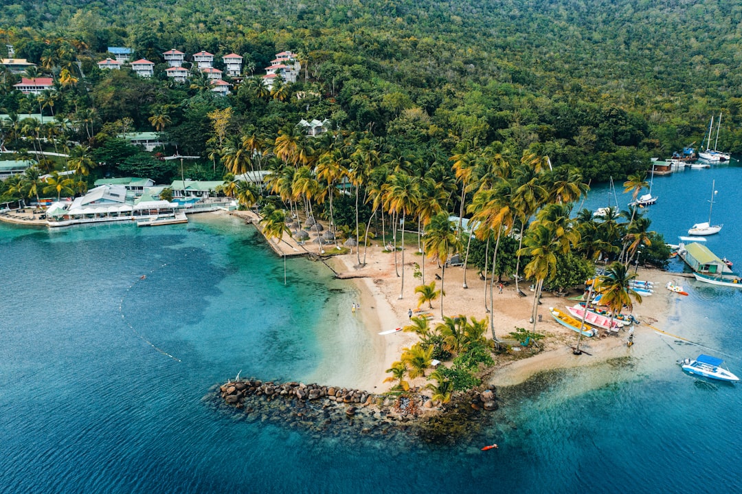 Plage de Rodney Bay avec ses eaux cristallines