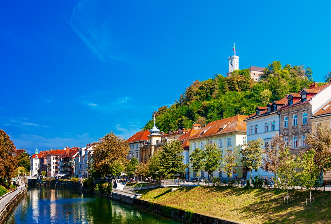 Centre-ville de Ljubljana avec le Triple Pont et la rivière Ljubljanica