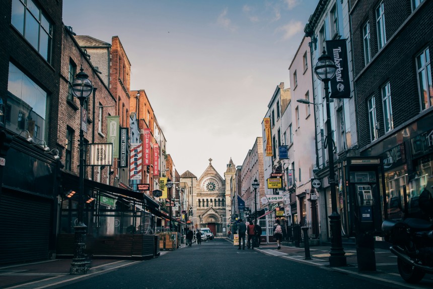 Vue panoramique de Dublin avec le fleuve Liffey