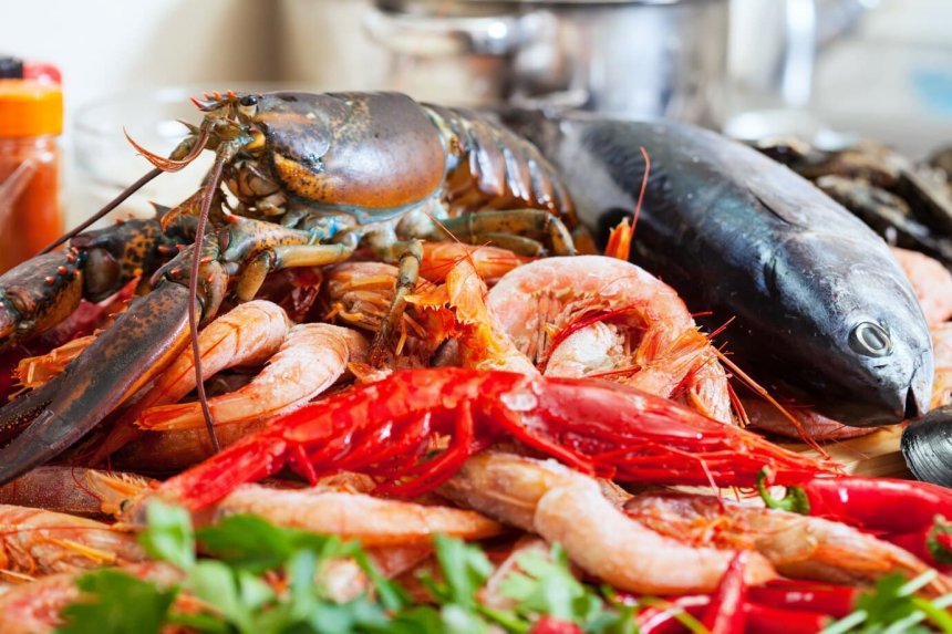 Plat de fruits de mer typique dans un restaurant à Bayahibe